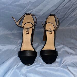 Rue 21 black heels size 6.5 never worn